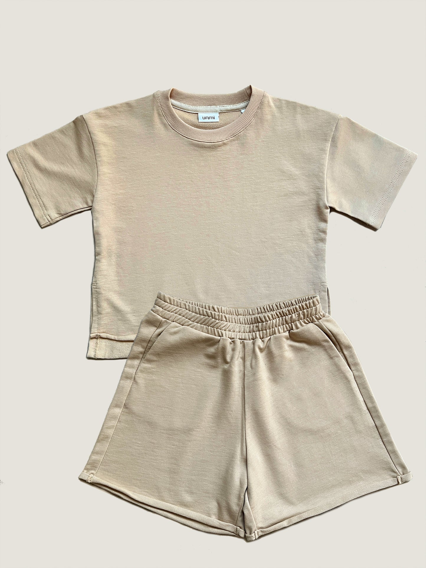 unmi s/s '26 essentials παιδικό σετ απόχρωση της άμμου -Limited drop